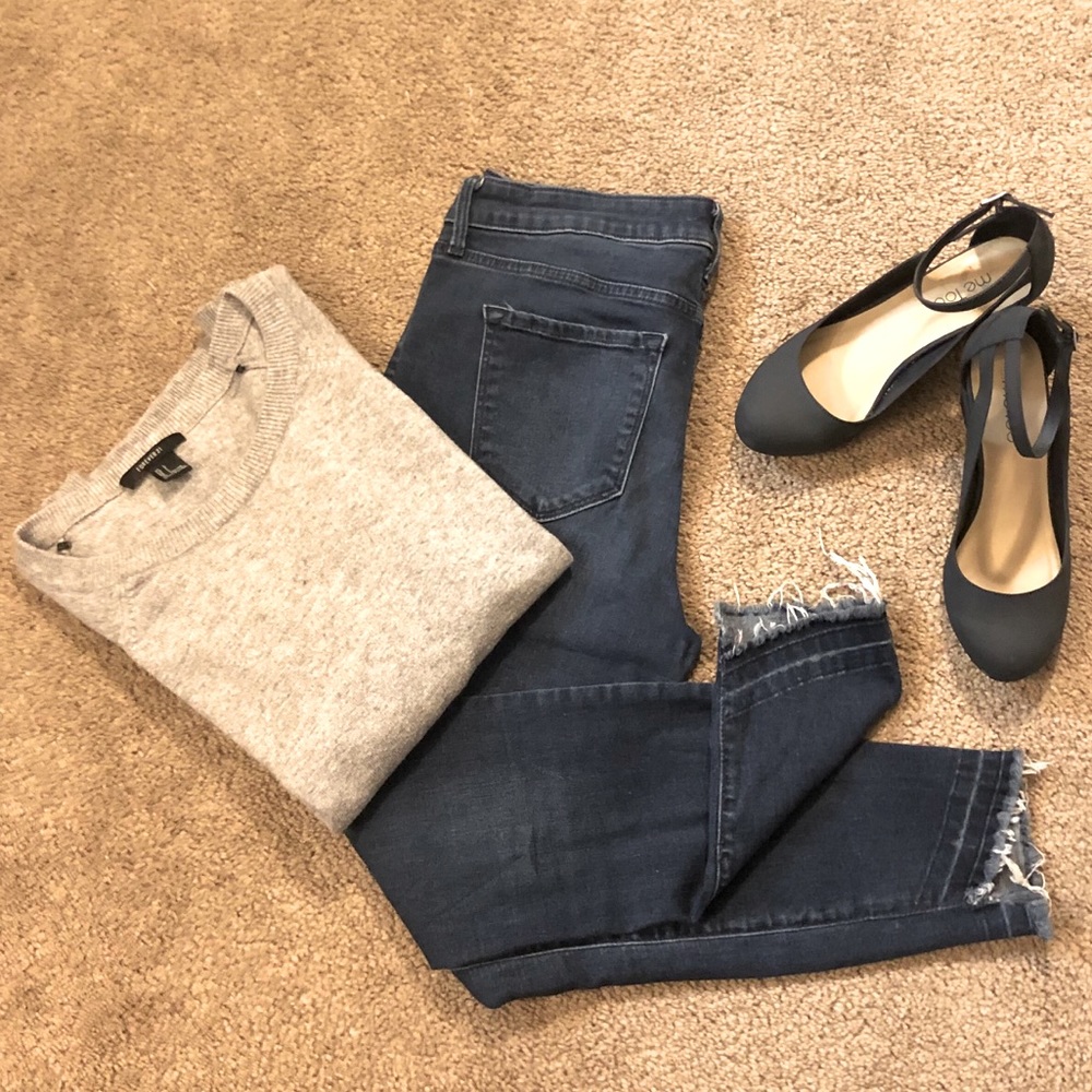 💙 Old Navy Frayed Cuff Skinny Jean 💙